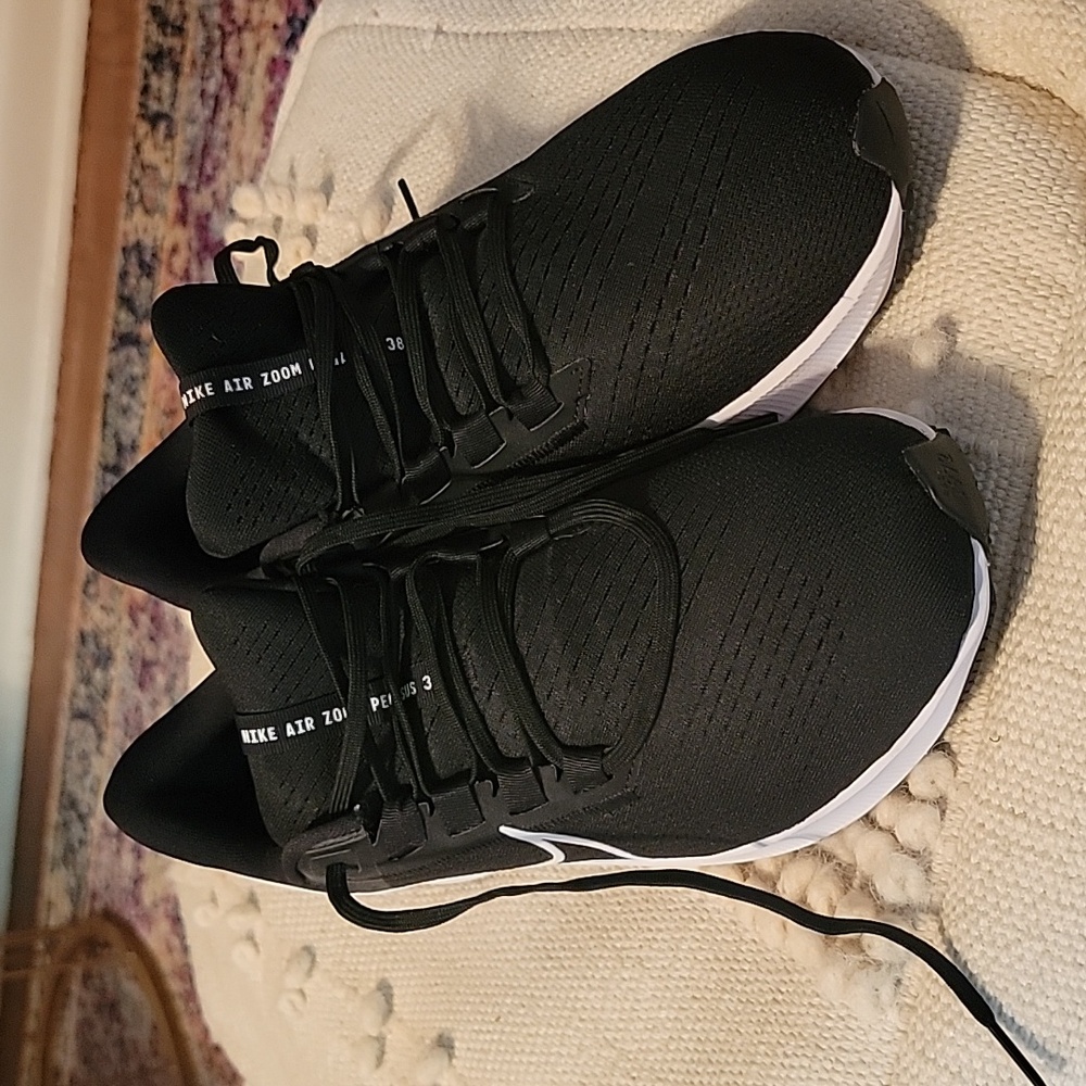 Nike Men's 11.5 Air Zoom Pegasus 38